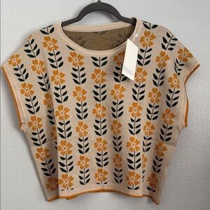 Chic Floral Beige Crop Sweater Top